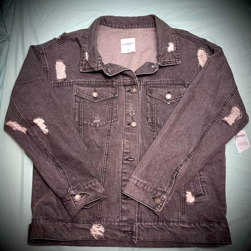 PRICED TO SELL!! Distressed Black Denim Jacket Size Med - tags on